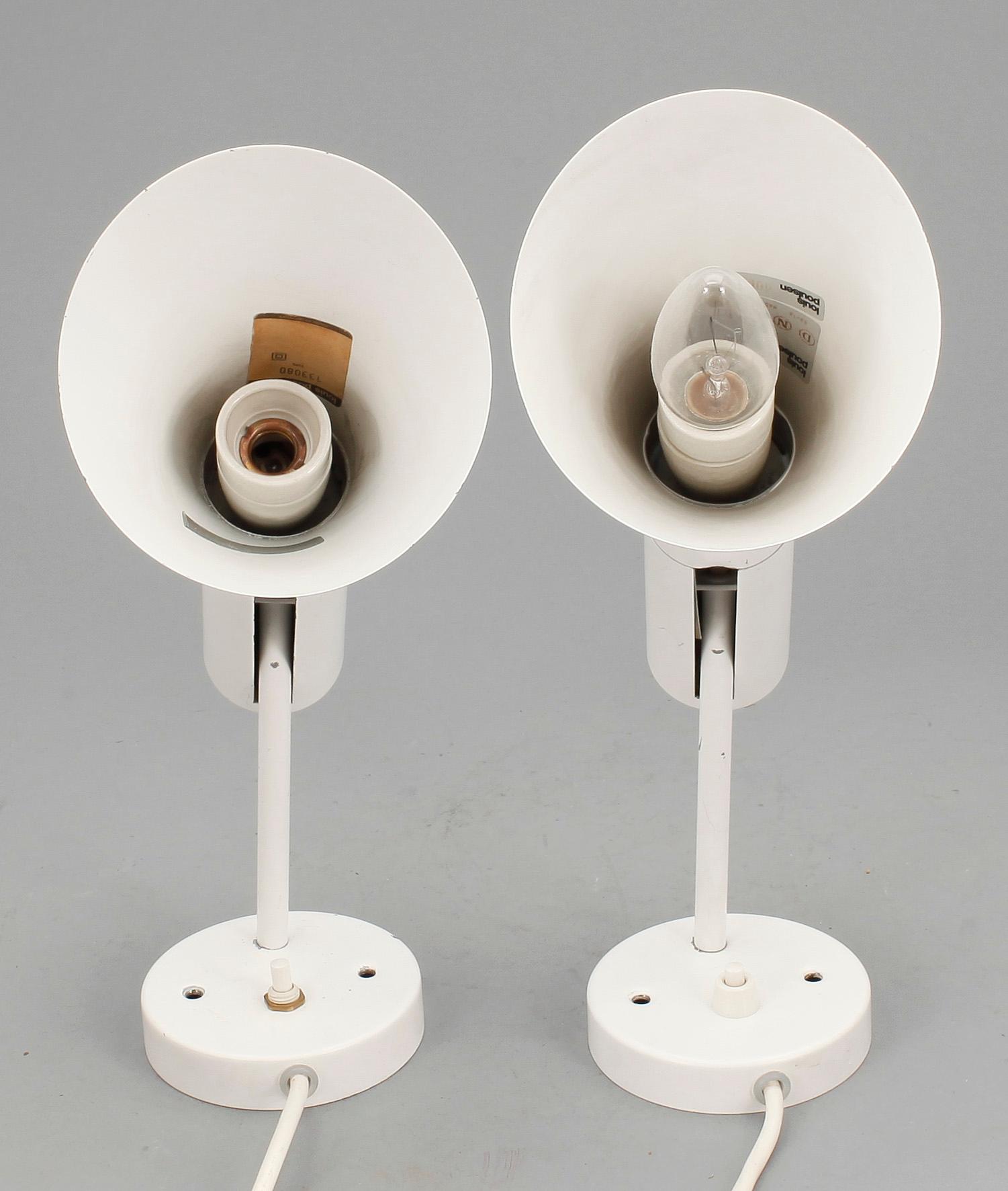 VÄGGLAMPOR, ett par, "AJ", Arne Jacobsen för Louis Poulsen, Danmark. Inköpt 1980-tal.