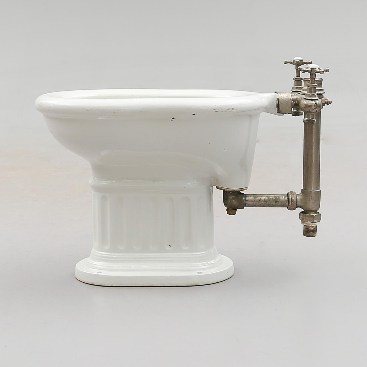 BIDÉ, Johnson Brothers, England, 1900-talets första hälft.