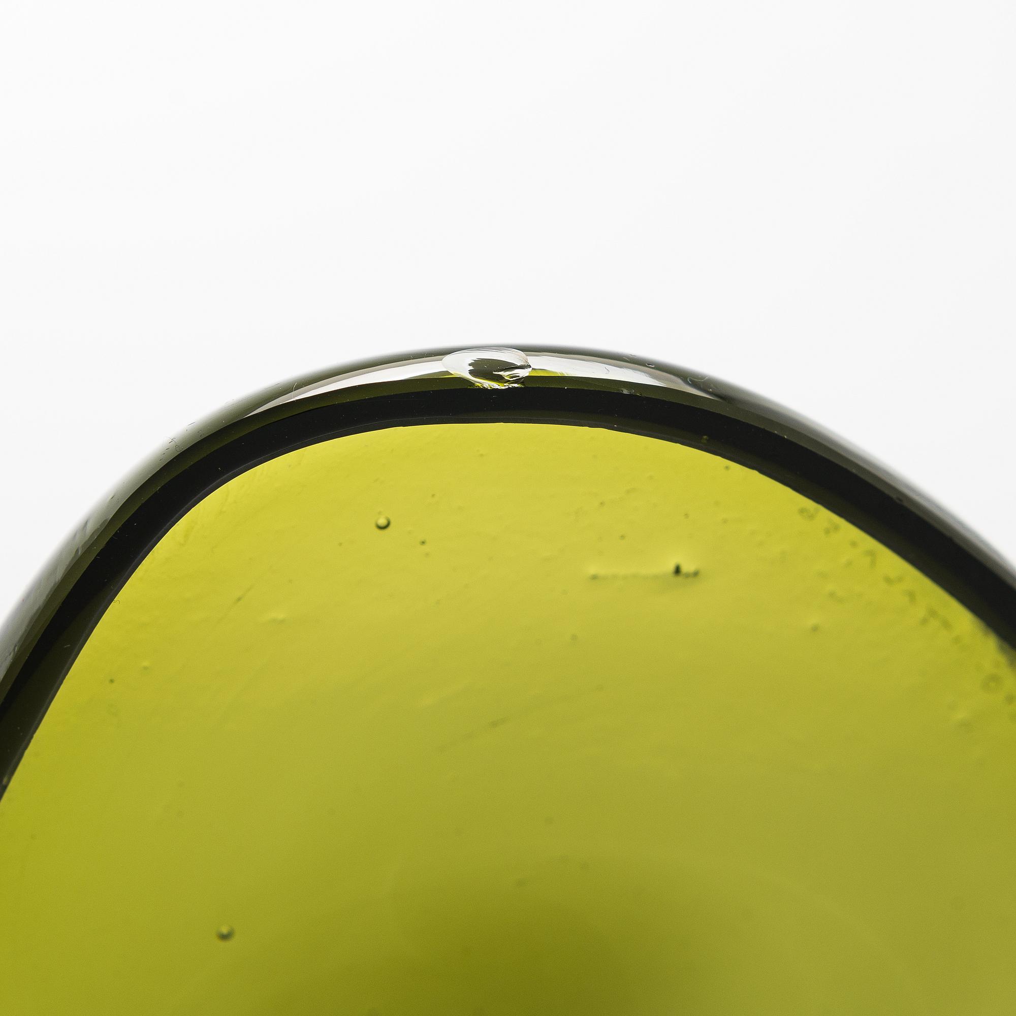 Alvar Aalto, three '3900-37-39-40' plates signed Alvar Aalto Iittala -56.