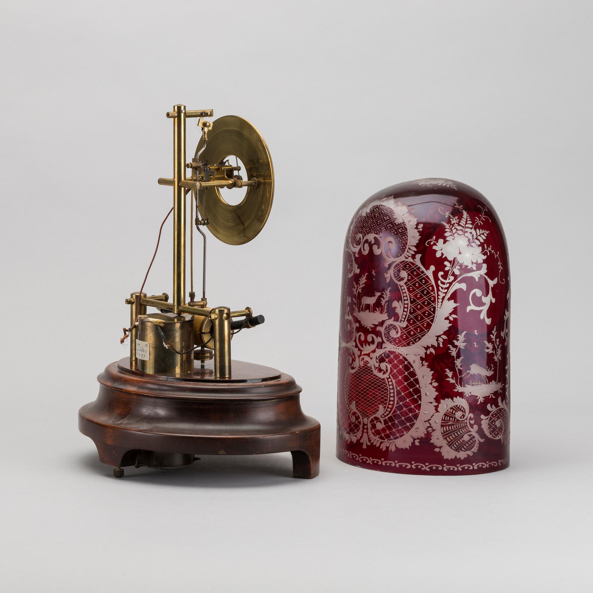 A Bulle table clock.