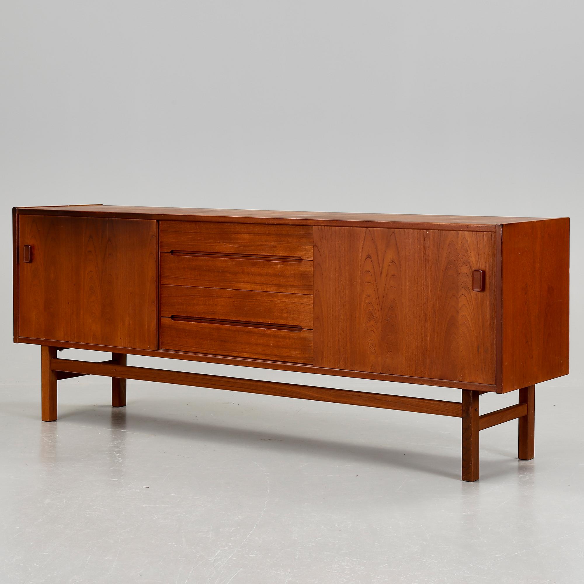 SIDEBOARD, "Arild", Nils Jonsson för Troeds, Bjärnum, 1960-70-tal.