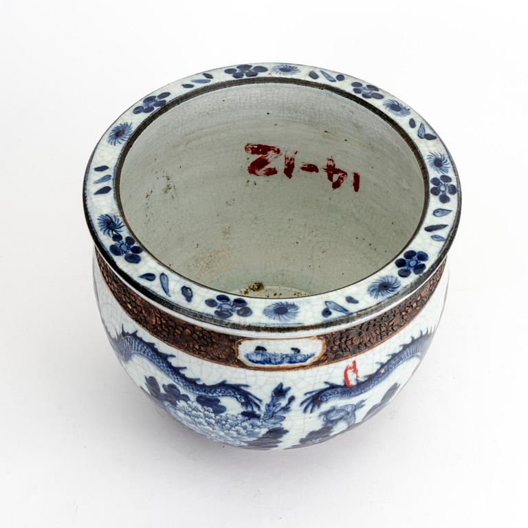 A blue and white basin, China, early 20th Century.