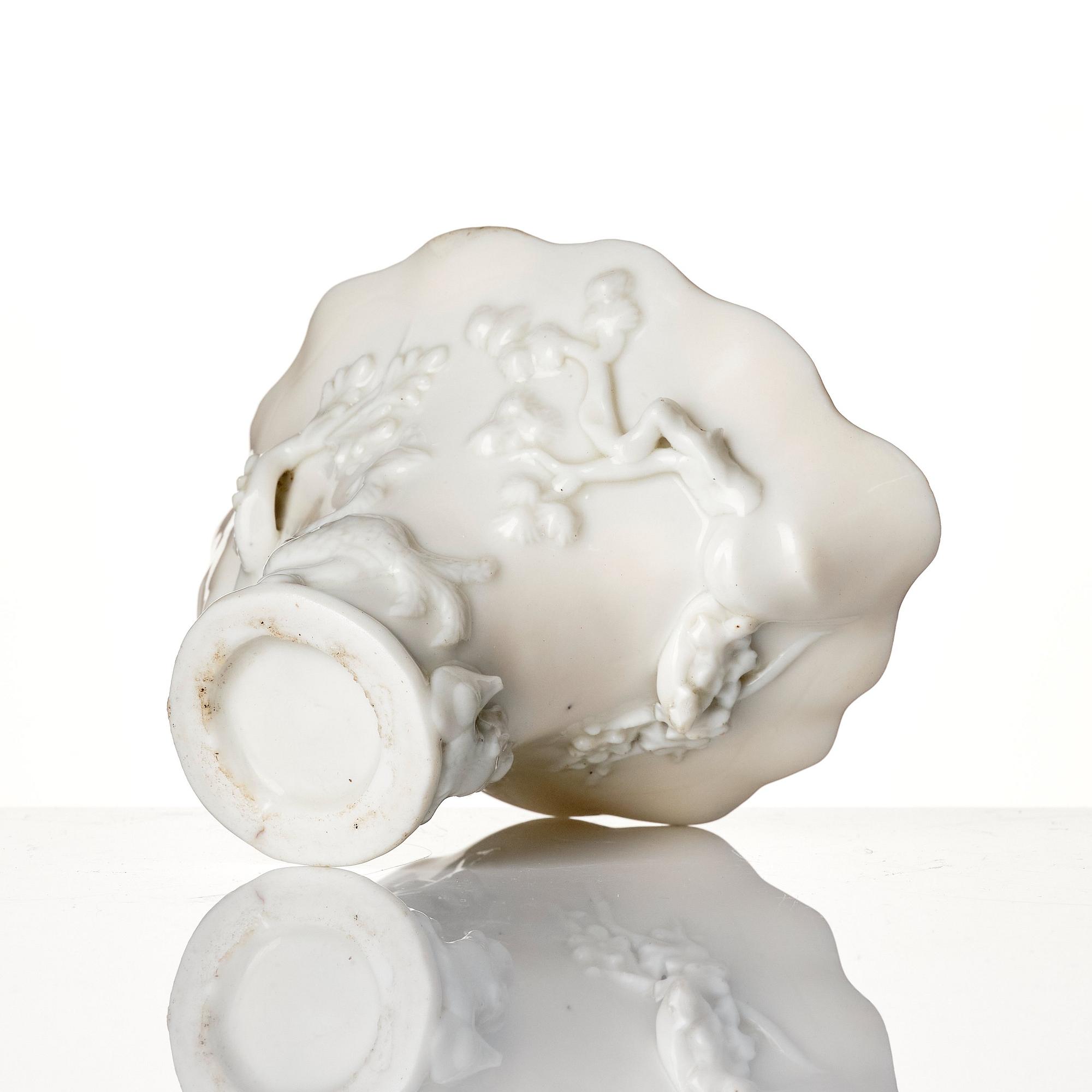 Vinofferbägare, blanc de chine. Qingdynastin, Kangxi (1662-1722).