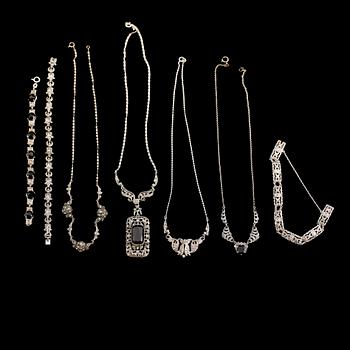 HALSBAND, 4 st samt ARMBAND, 3 st, silver, 1900-talets första hälft. Vikt ca 76 gram.