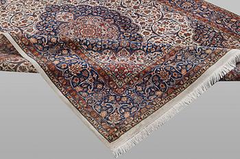 A carpet, Quum, ca 334 x 248 cm.