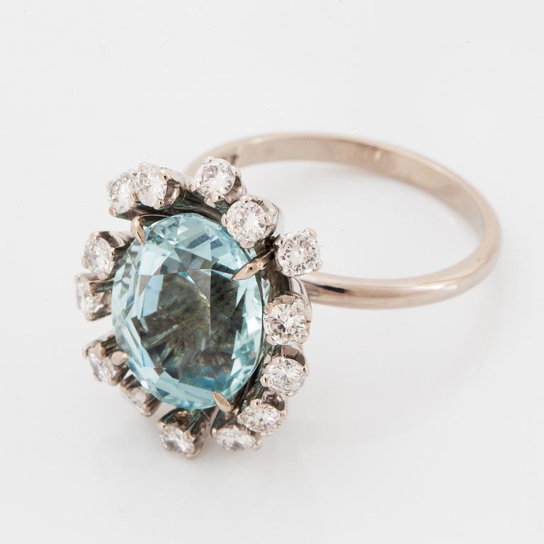 18K white gold diamond and aquamarine ring.