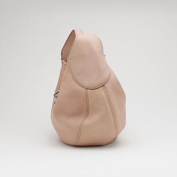 MULBERRY, a beige leather "Postman lock soho" shoulder bag.