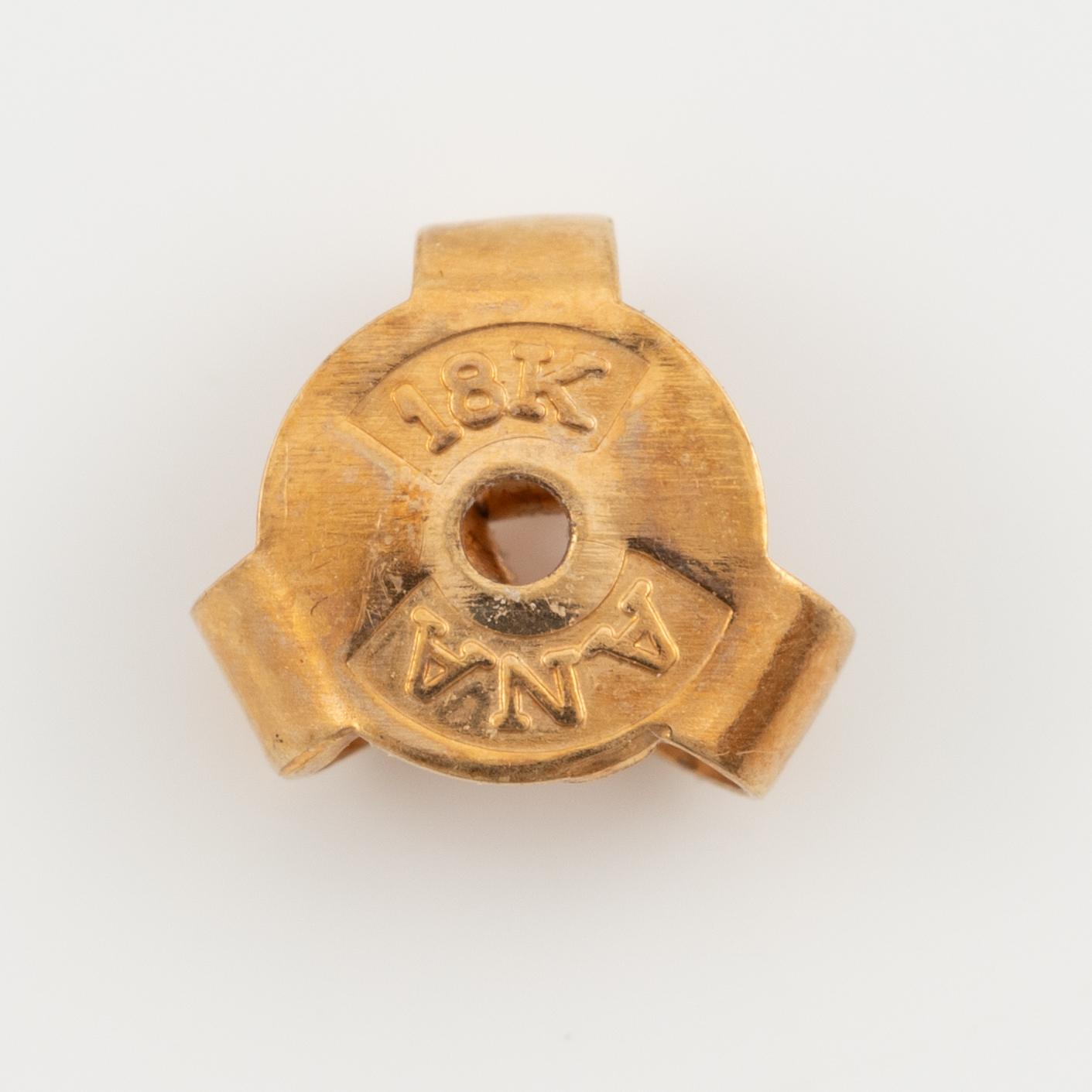 Brooch and earrings, floral, 18K gold with carved rock crystal and rose-cut diamonds.