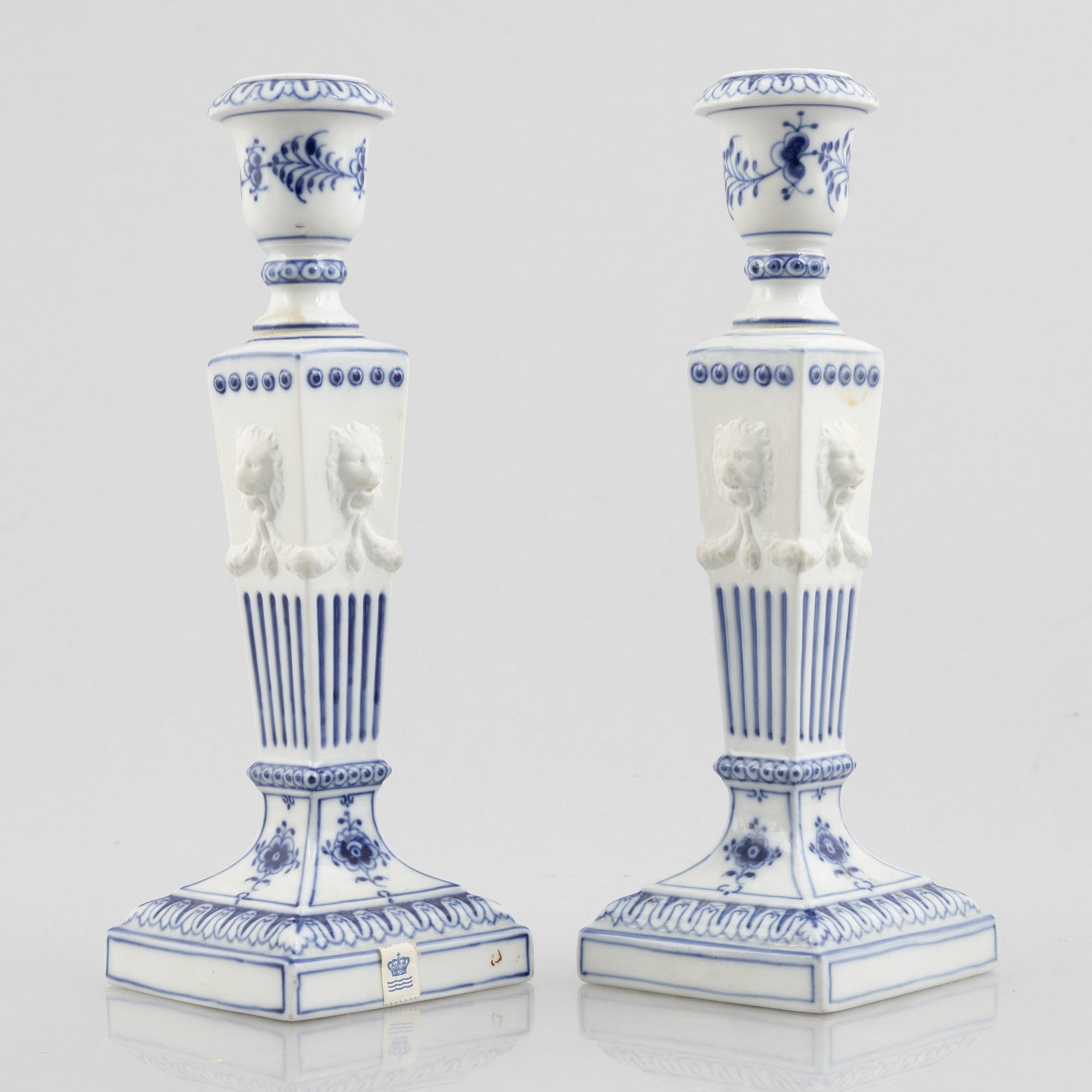 Royal Copenhagen, a 49-piece "Blue Fluted" porcelain service, half and full lace, Denmark.