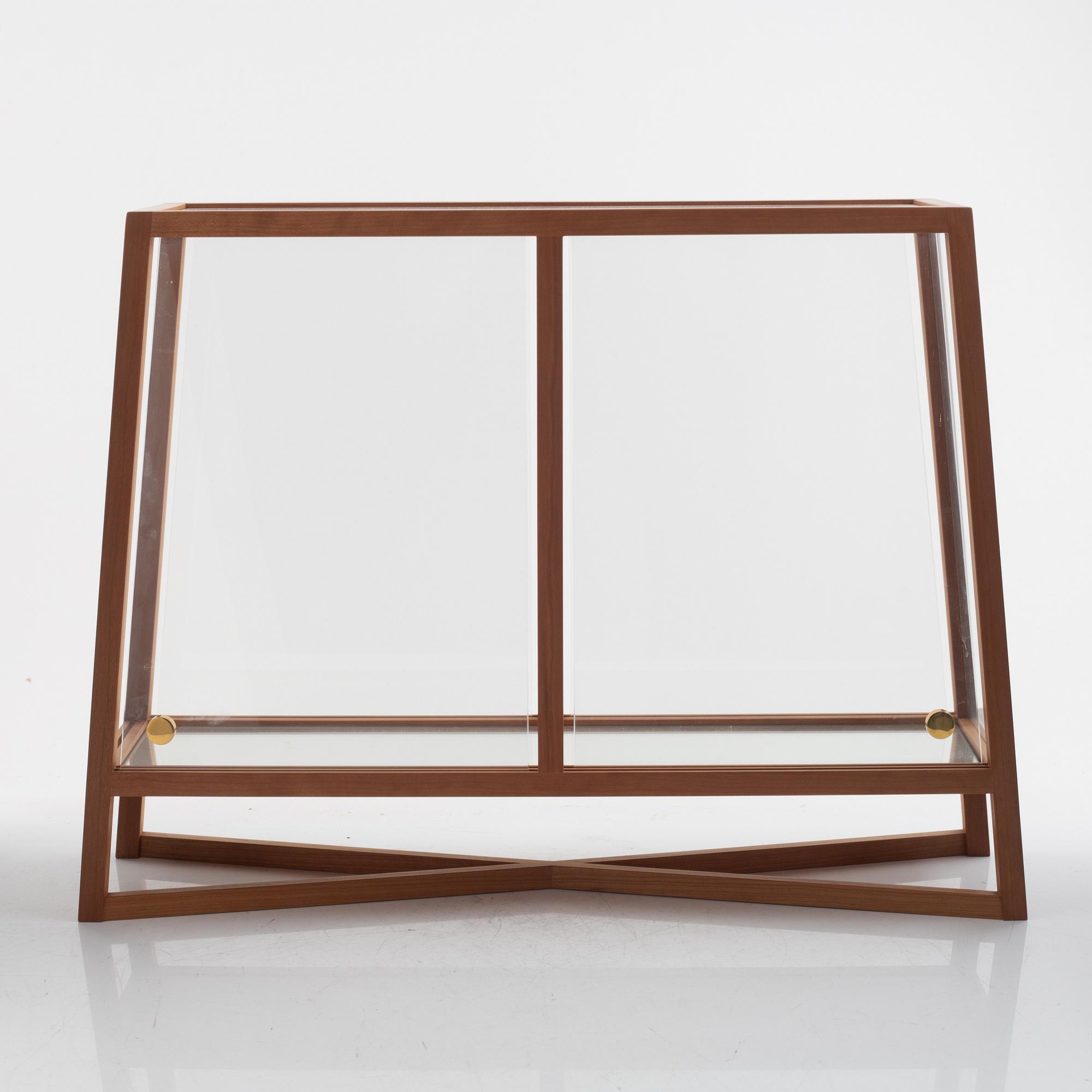 Sebastian Hedengrahn, bordsvitrin, "Fönstergrönska", Firma Svenskt Tenn.