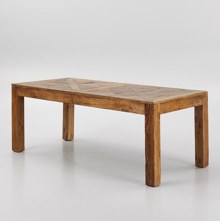 A dining table, Artwood, 21st Century.