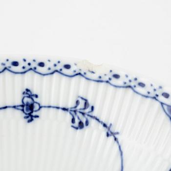Royal Copenhagen, 4 porcelain pieces of 'Musselmalet', Denmark.