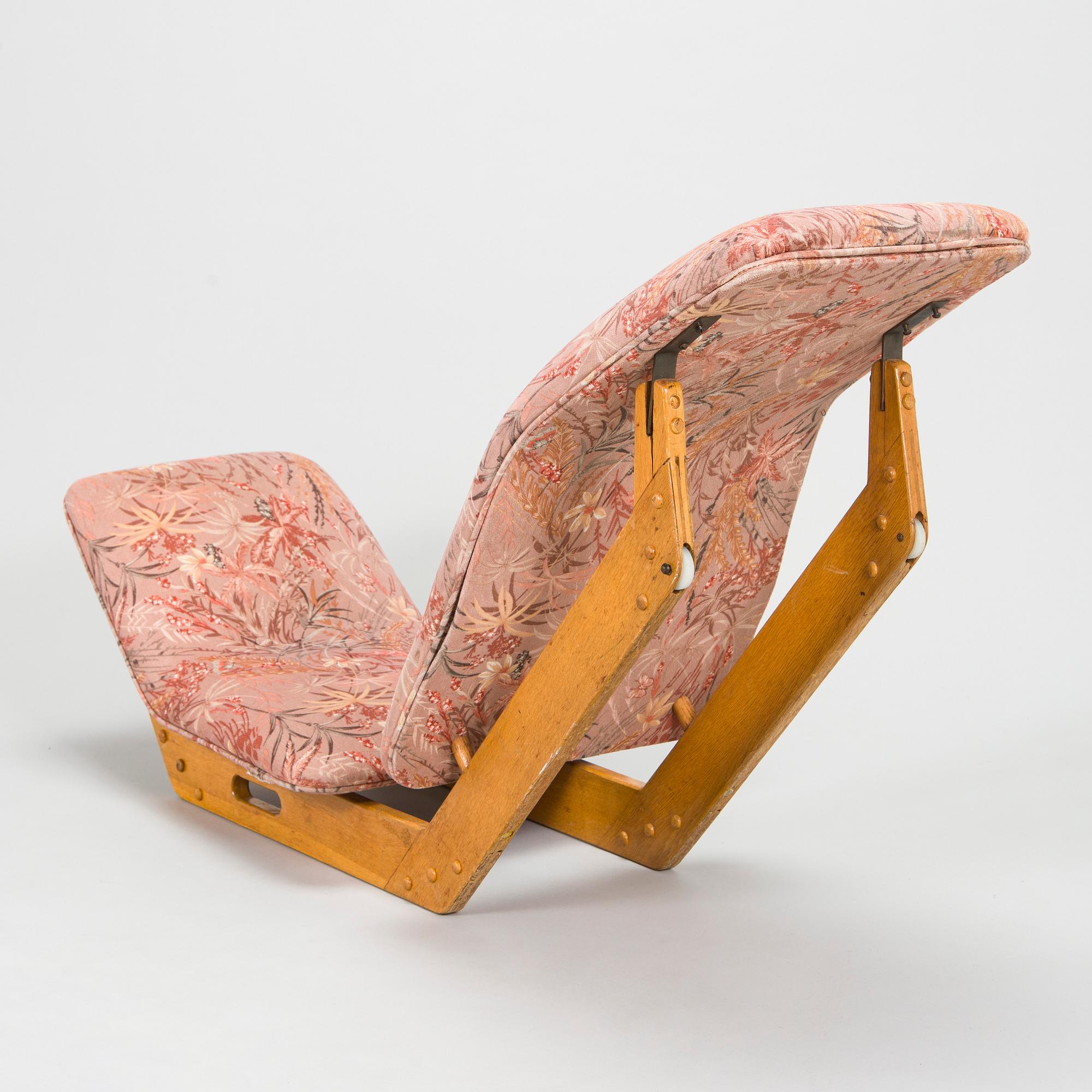 Ilmari Tapiovaara, an early 1960s 'Dolphin chair' for Skanno.