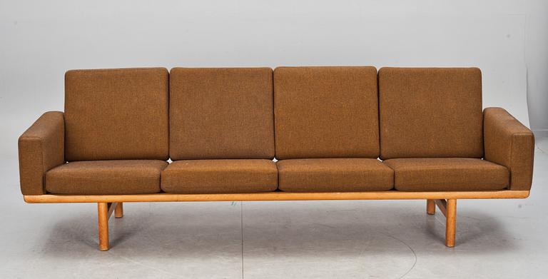 SOFFA, "GE 236/4", Hans J Wegner, 1960-tal.