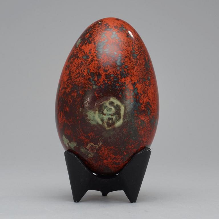 A Hans Hedberg faience egg, Biot, France.