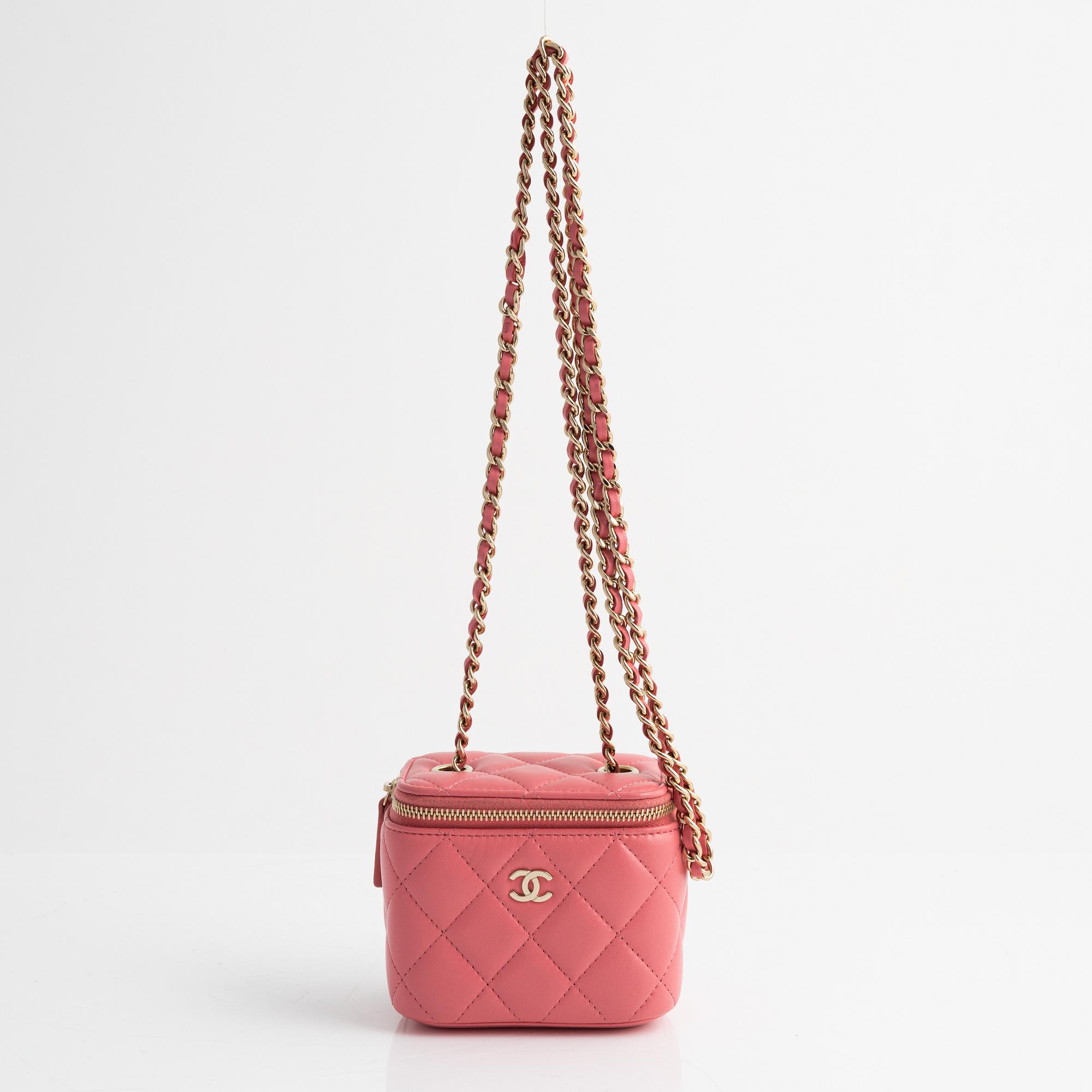 Chanel a pink quiltel leather miniature bag 2020. Bukowskis