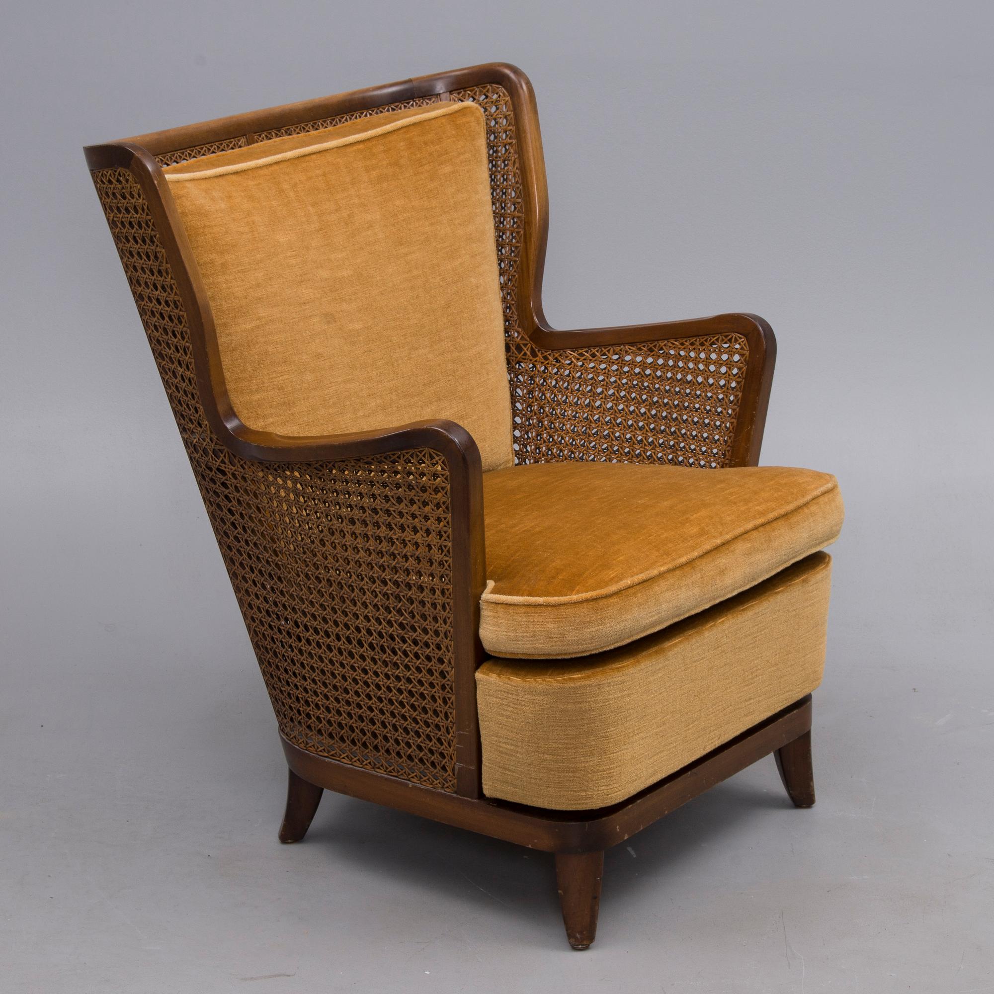 FÅTÖLJ, märkt Paul Boman Kunglig Svensk hovleverantör. Finland 1930-tal.