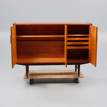 SIDEBOARD, 1900-talets tredje kvartal.