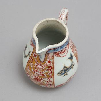 A imari porcelain pot, Qing dynasty, early 18th century.