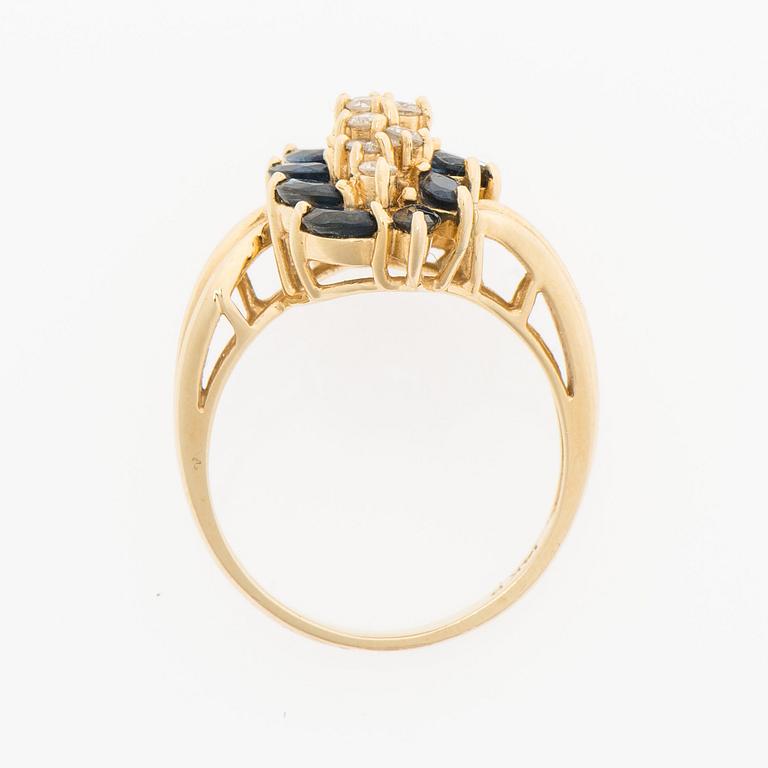 RING, briljantslipade diamanter, safirer, 14K guld.