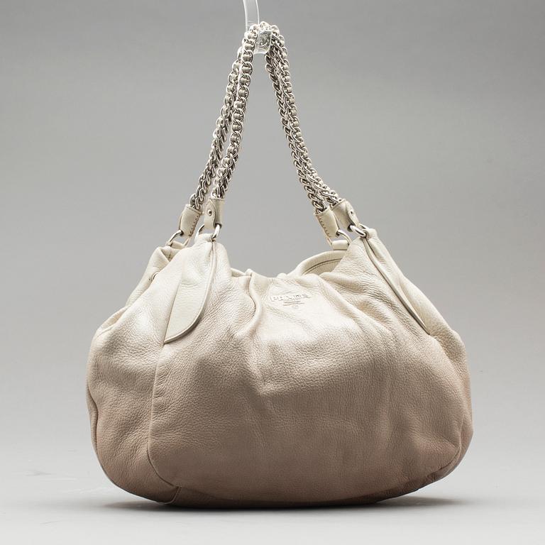 VÄSKA, "Cervo Lux Chain", Prada.