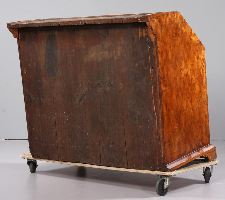 SALSSKÅP, rokoko, 1700-talets andra hälft.