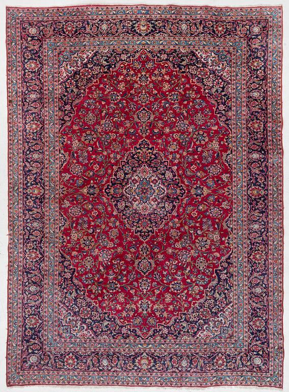 A Keshan carpet, c. 403 x 290 cm.