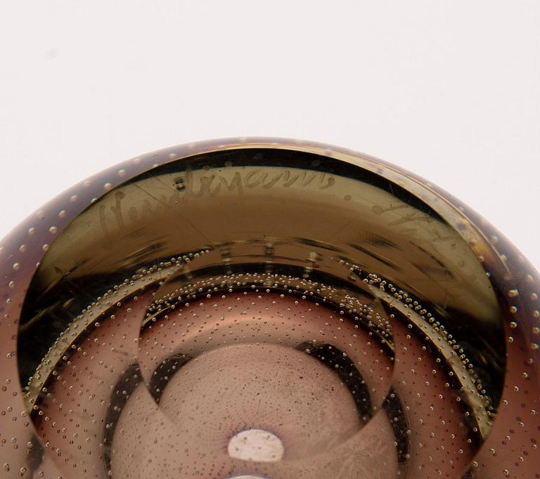 VAS, glas, signerad med syrapenna Gunnel Nyman Nuutajärvi Notsjö 1948.