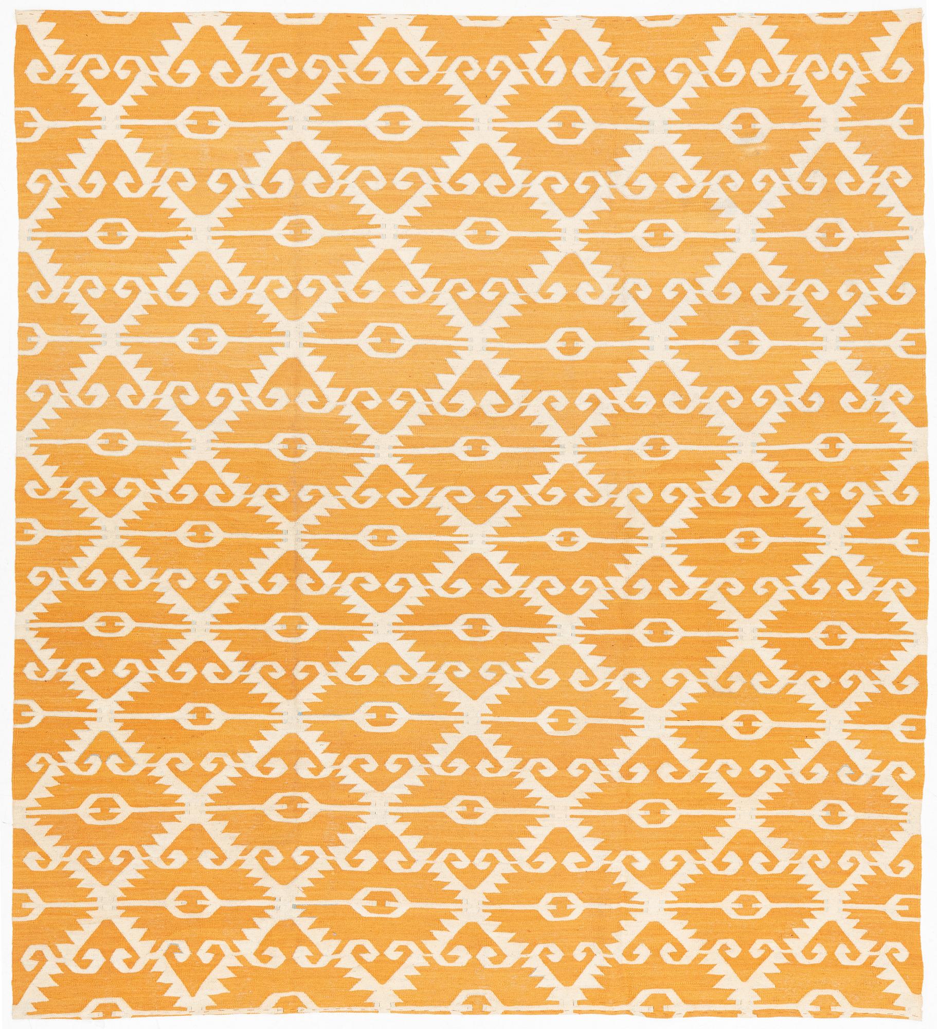 Matta, slätväv, ca 285 x 263 cm.