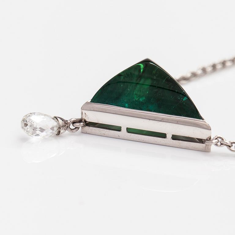 A Tillander, Kaulkoru, 18K valkokultaa, turmaliini, briolet-hiontainen timantti n. 0.56 ct. Helsinki 2001.