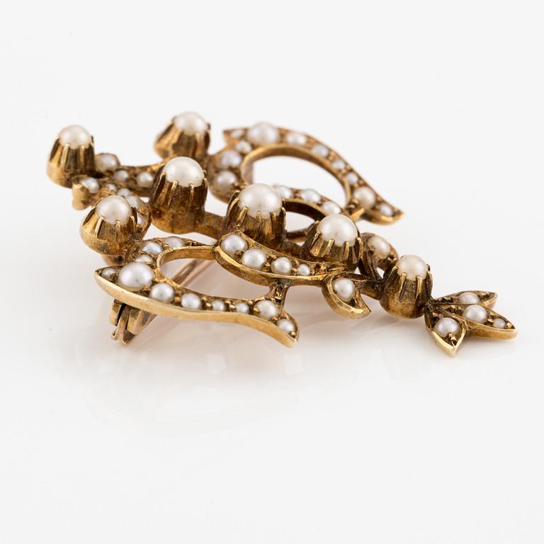 Brooch/pendant, gold with pearls.