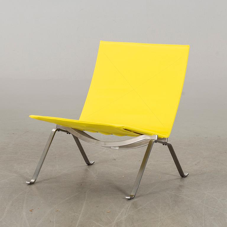 A POUL KJAERHOLM "PK-22" LOUNGE CHAIR BY FRITZ HANSEN 2006.