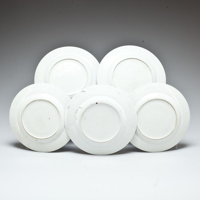 TALLRIKAR, 5 st, porslin, Kina, Jiaqing, omkring 1800.