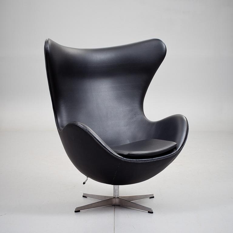 FÅTÖLJ, Arne Jacobsen "Ägget", Fritz Hansen, Danmark.