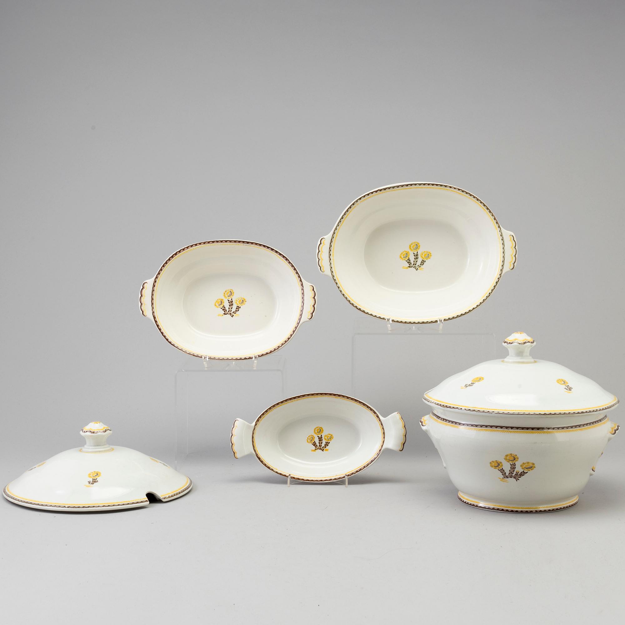 WILHELM KÅGE, servis, 87 delar, flitgods, "Tussilago", Gustavsberg, cirka 1930-tal.
