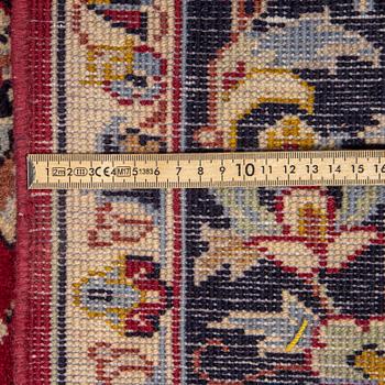 A carpet, Najafabad, ca 340 x 220 cm.