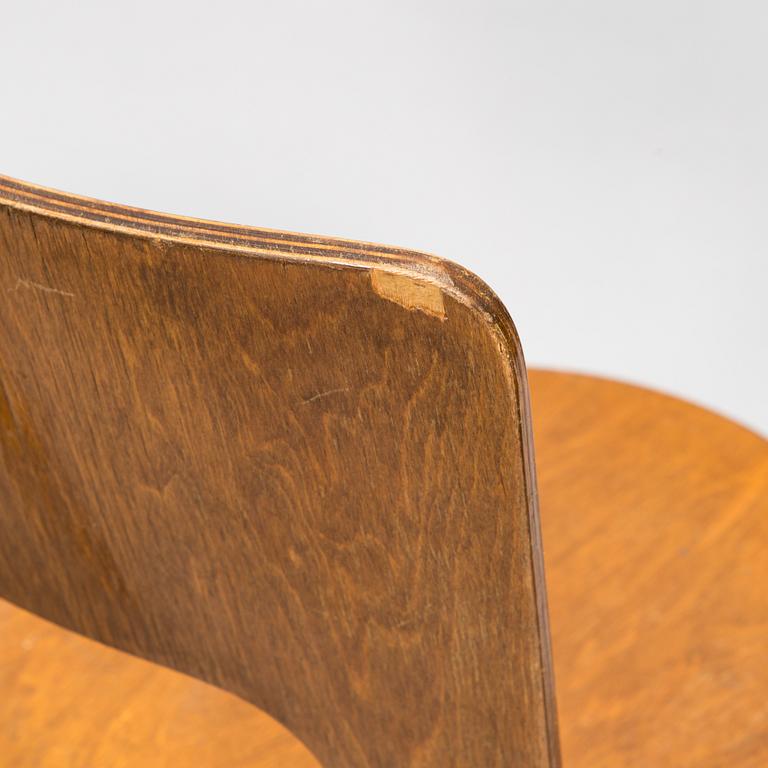 Alvar Aalto, four '66' chairs, O.Y. Huonekalu-ja Rakennustyötehdas A.B. Finland, 1930's/1940's.