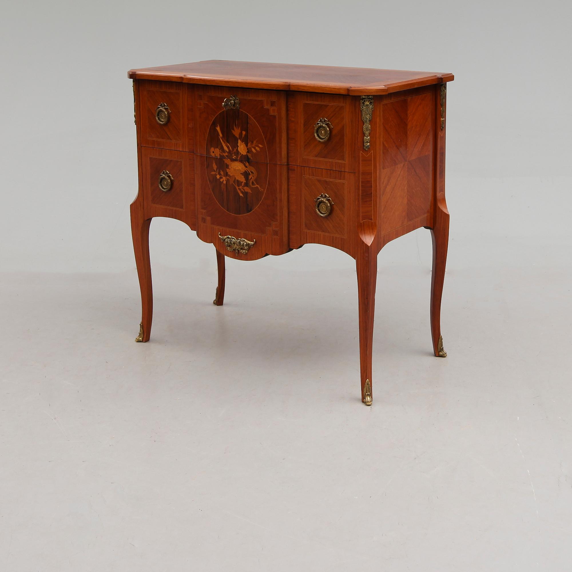 BYRÅ/BESTICKSCHATULL, gustaviansk stil, 1900-talets andra hälft.