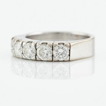 Ring, half eternity, white gold with five brilliant-cut diamonds, total approx. 1.01 ct.