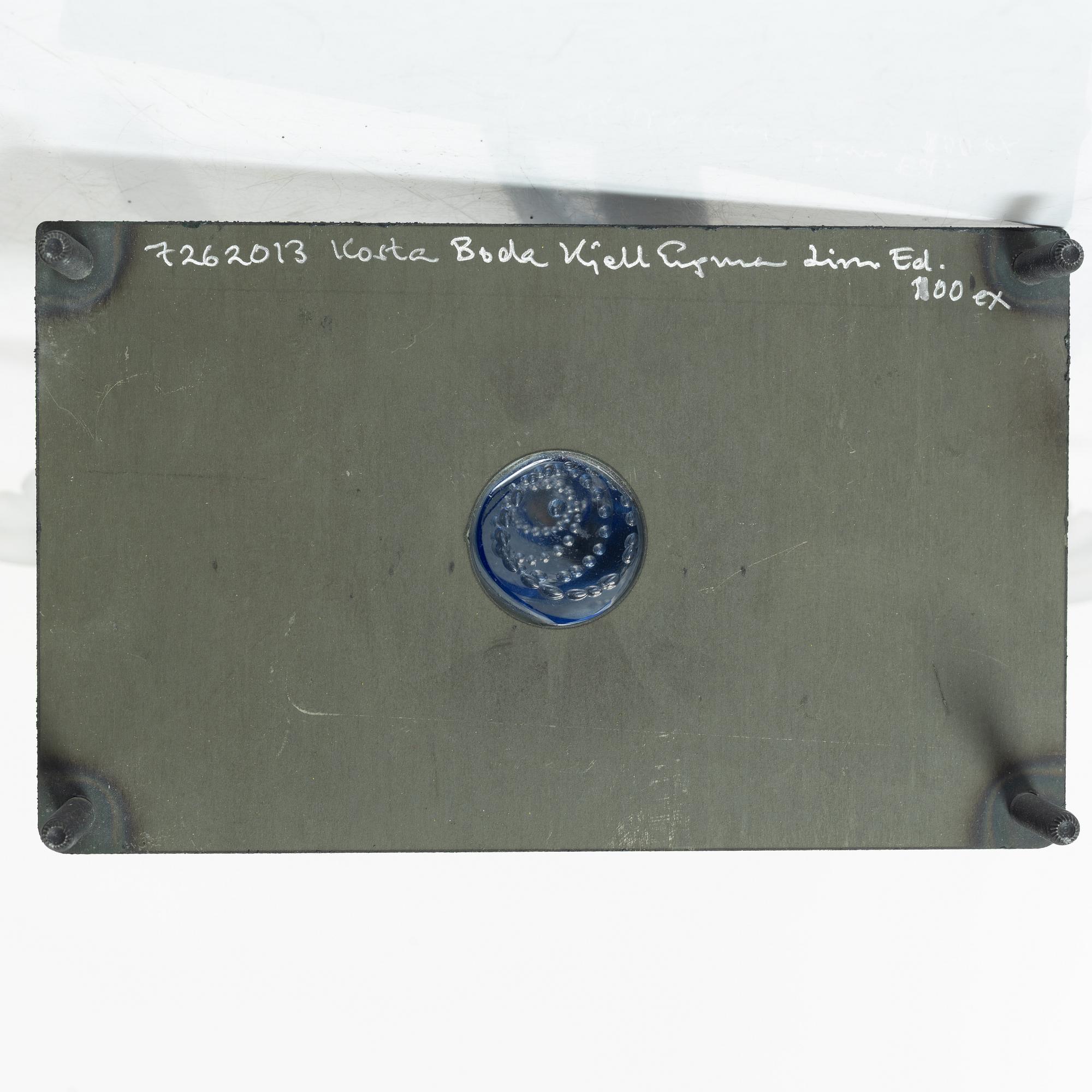 Kjell Engman, skulptur/vägglampa, glas, Kosta Boda, limiterad upplaga.