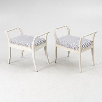 Taburetter, 2 st snarlika, tidigt 1900-tal.