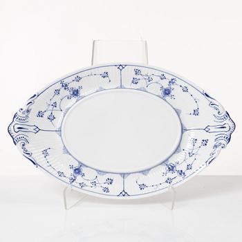 Royal Copenhagen, terrin med lock och fat, "Musselmalet", Danmark, 1889-1922.