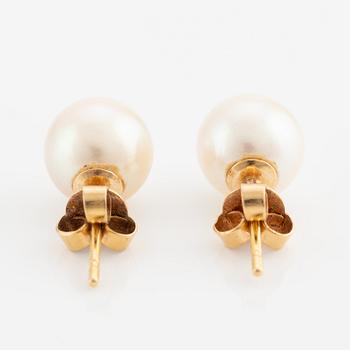 Earrings, a pair, 18K gold and cultured pearls.