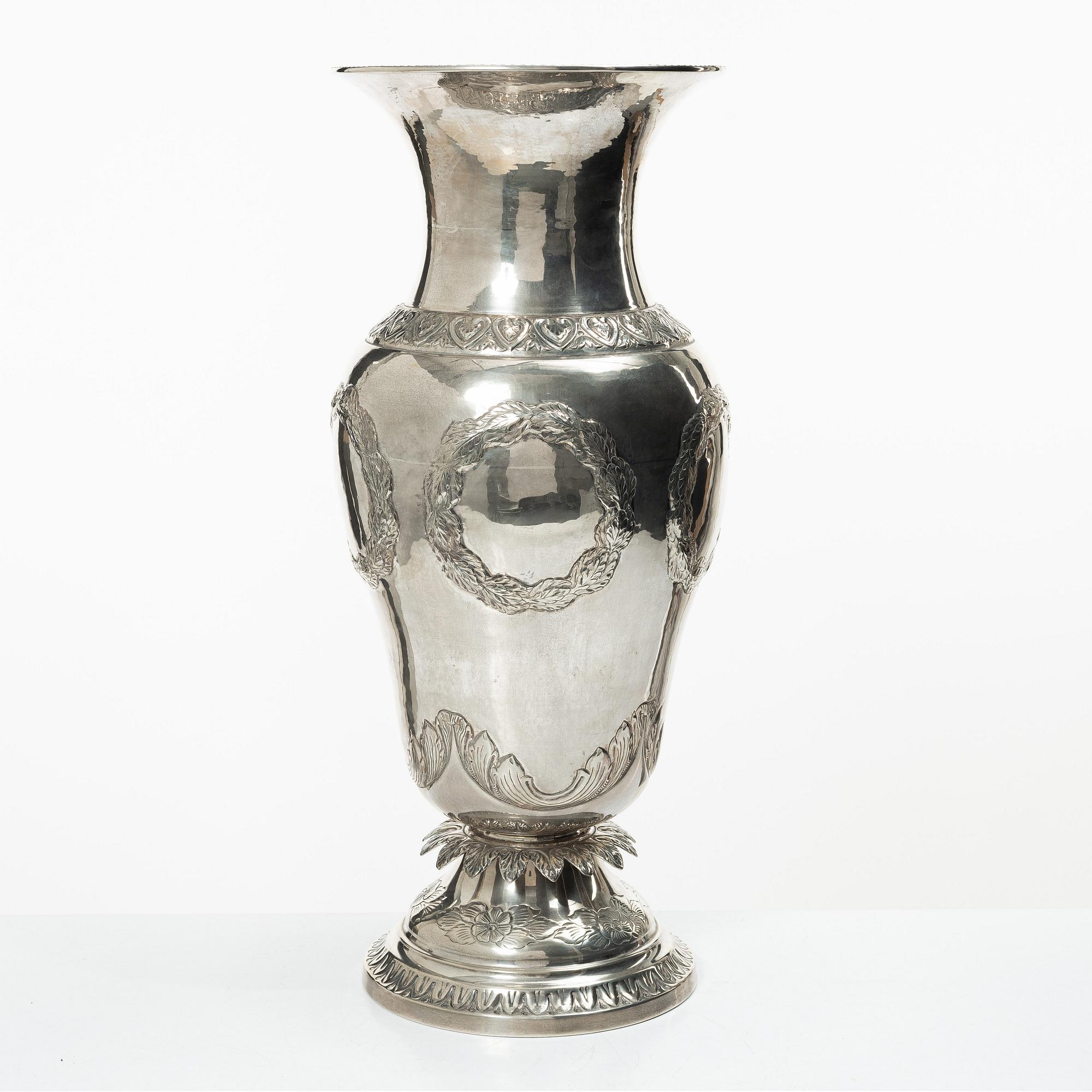 Lale Silverware & Co Ltd, a decorative vase, sterling silver, Istanbul, Turkey 20th century.