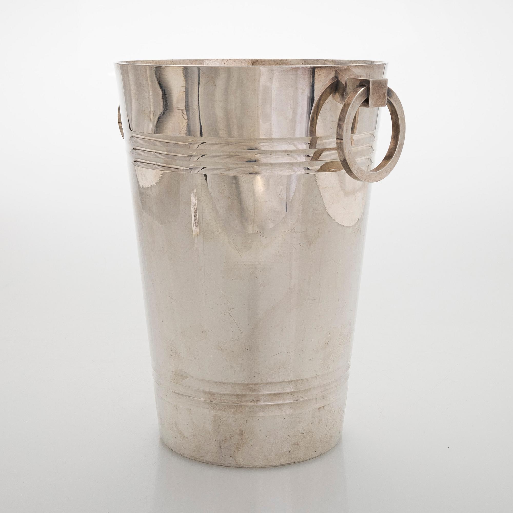 A champagne cooler, St Médard, France, first half of the 20th century.