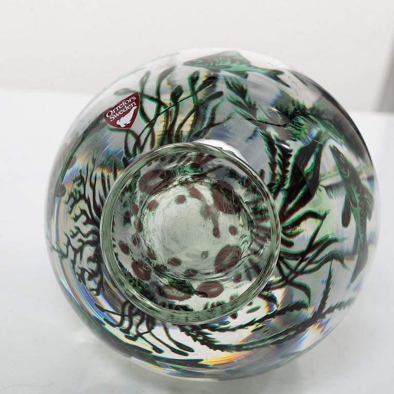 Edward Hald, "Fiskgraal" glass vase, Orrefors, Sweden, signed.