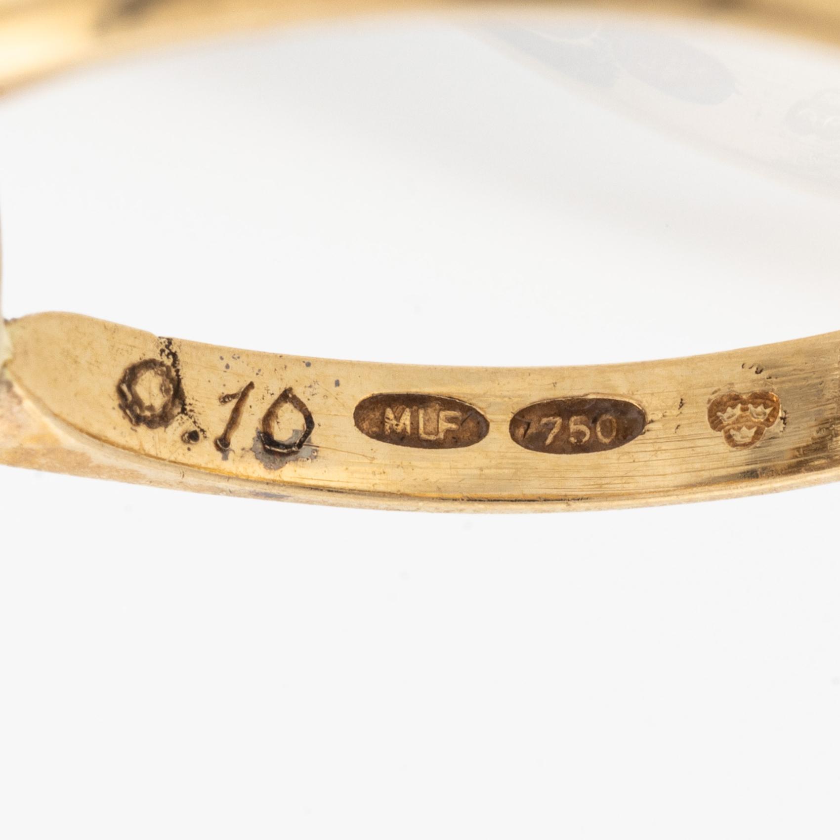 Ring, carmoséring, 18K guld med safir och små åttkantslipade diamanter.