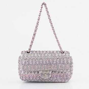 Chanel, a bouclé handbag, 2018.