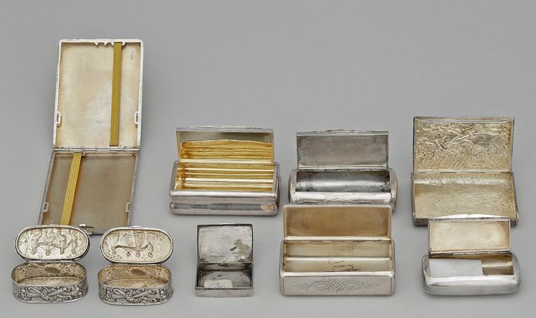 DOSOR SAMT ETUIER, 9 st, silver, flertal olika länder, bla Sverige och GAB, 1870-tal till 1900-talets andra hälft. 630 g.