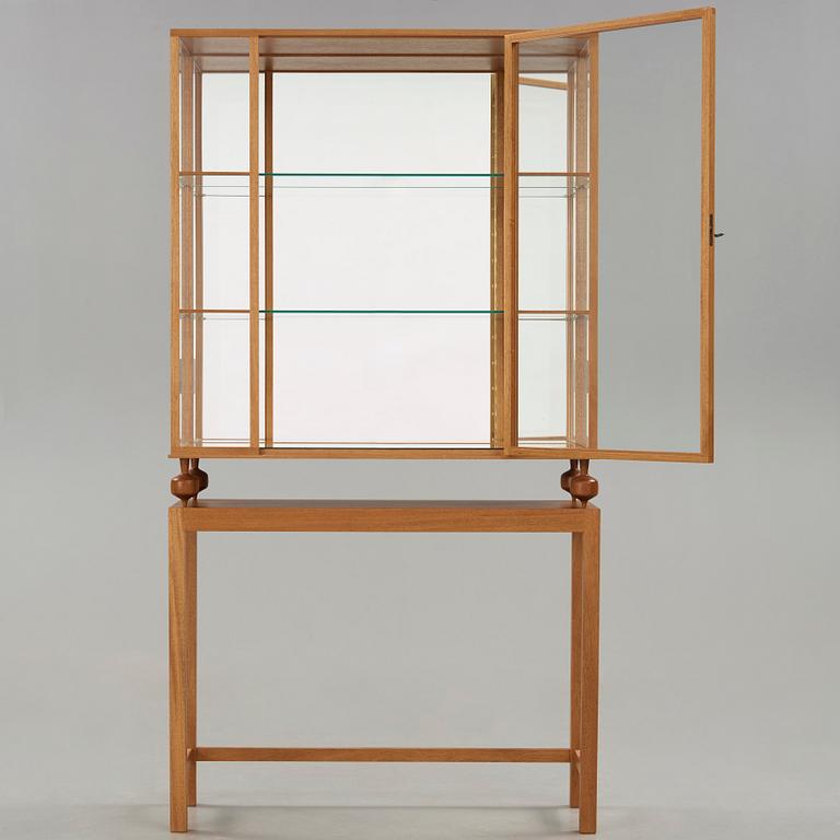 A Josef Frank mahogany showcase cabinet for Svenskt Tenn, model 2077, Sweden post 1985.